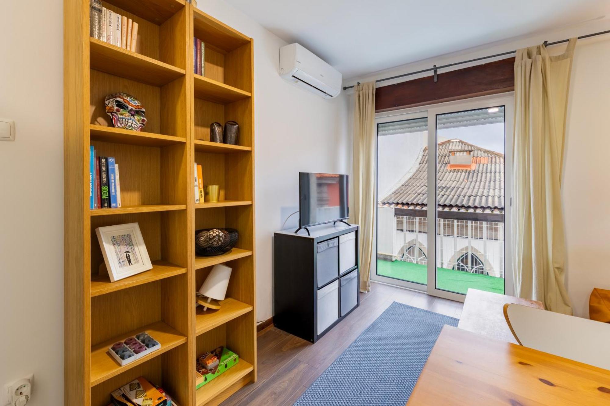 Cosy Remodeled Apartment In The City Center Fundão Exterior foto